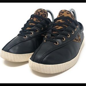 Tretorn Women's Ankle-High Leather Sneaker 7.5